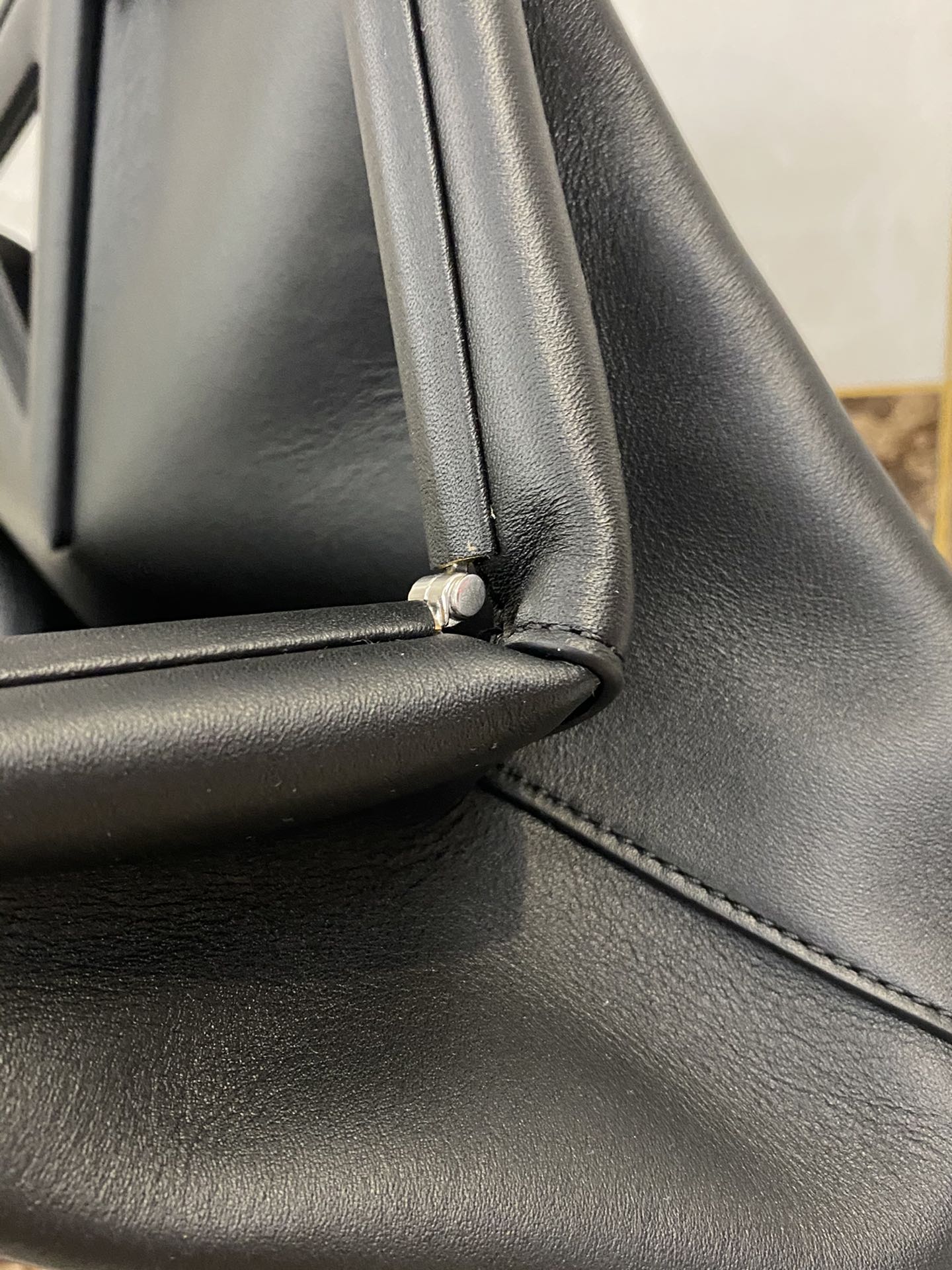 TRIANGLE HANDLE BAG 31 IN BLACK LAMBSKIN