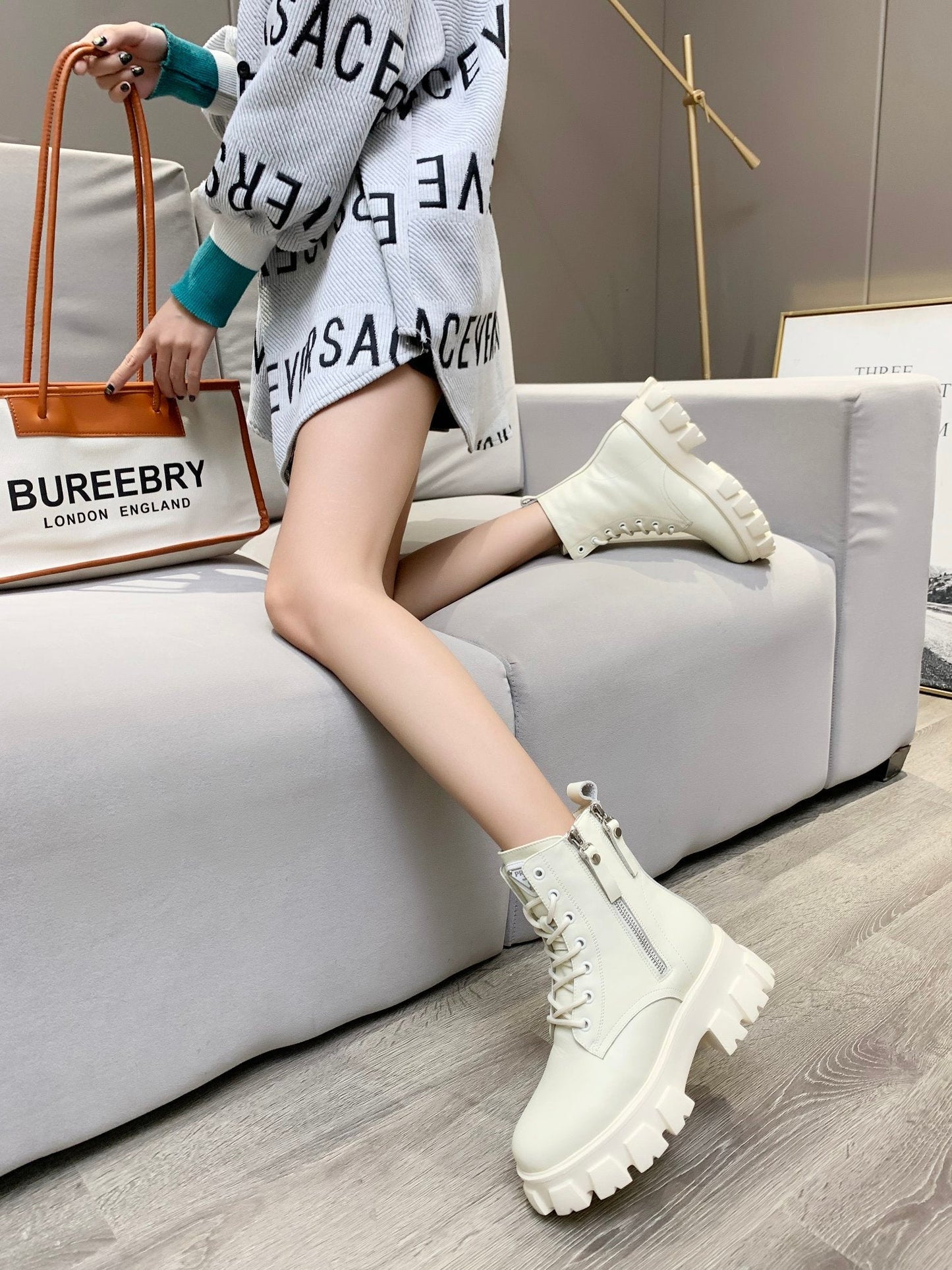 PRADA 25S SNOW BOOTS IN WHITE CALFSKIN