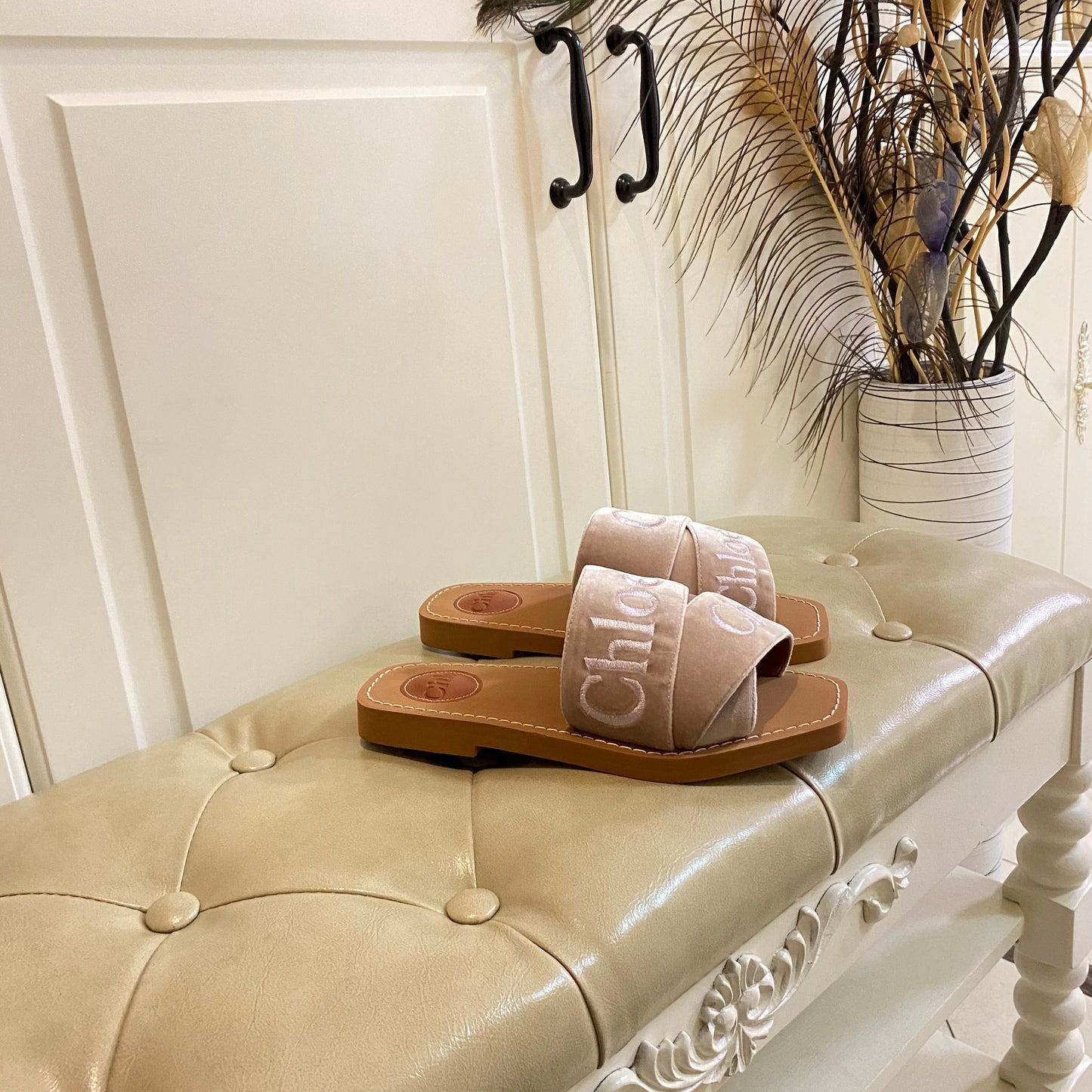 WOODY SLIDES IN DARK PINK IN VELVET WITH EMBROIDERED LOGO STRAPS