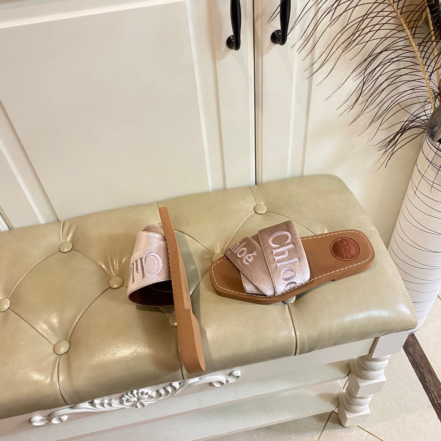 WOODY SLIDES IN DARK PINK IN VELVET WITH EMBROIDERED LOGO STRAPS