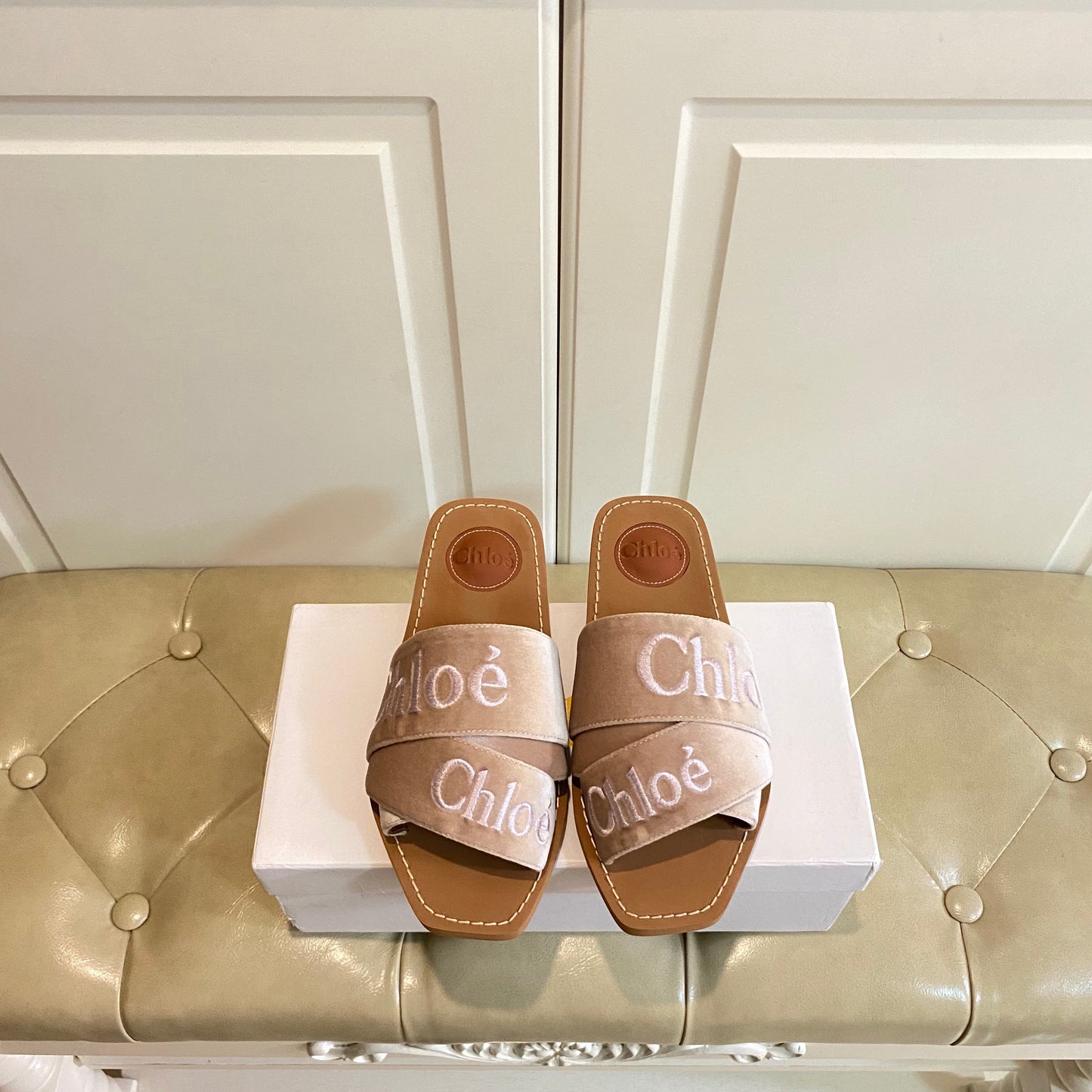 WOODY SLIDES IN DARK PINK IN VELVET WITH EMBROIDERED LOGO STRAPS