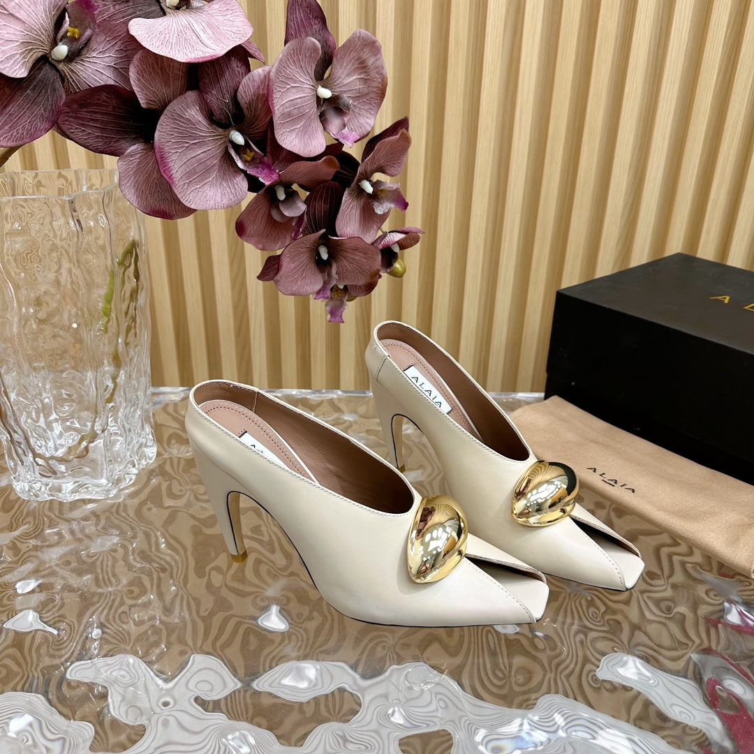 ALAIA AZZEDINE HIGH HEELS IN BEIGE CREAM CALFSKIN WITH GOLD HARDWARE