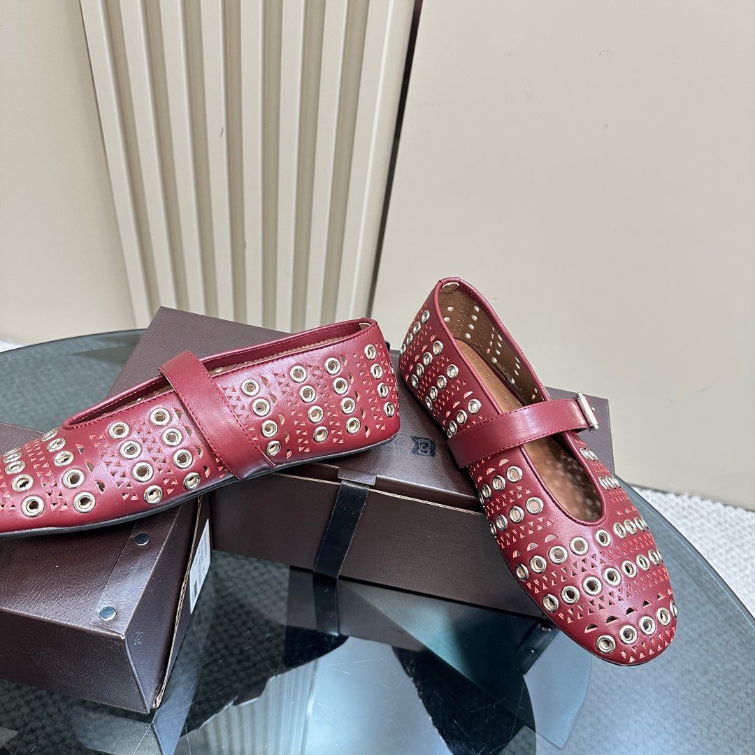 STRASS BALLET FLATS IN RUBY RED CALFSKIN