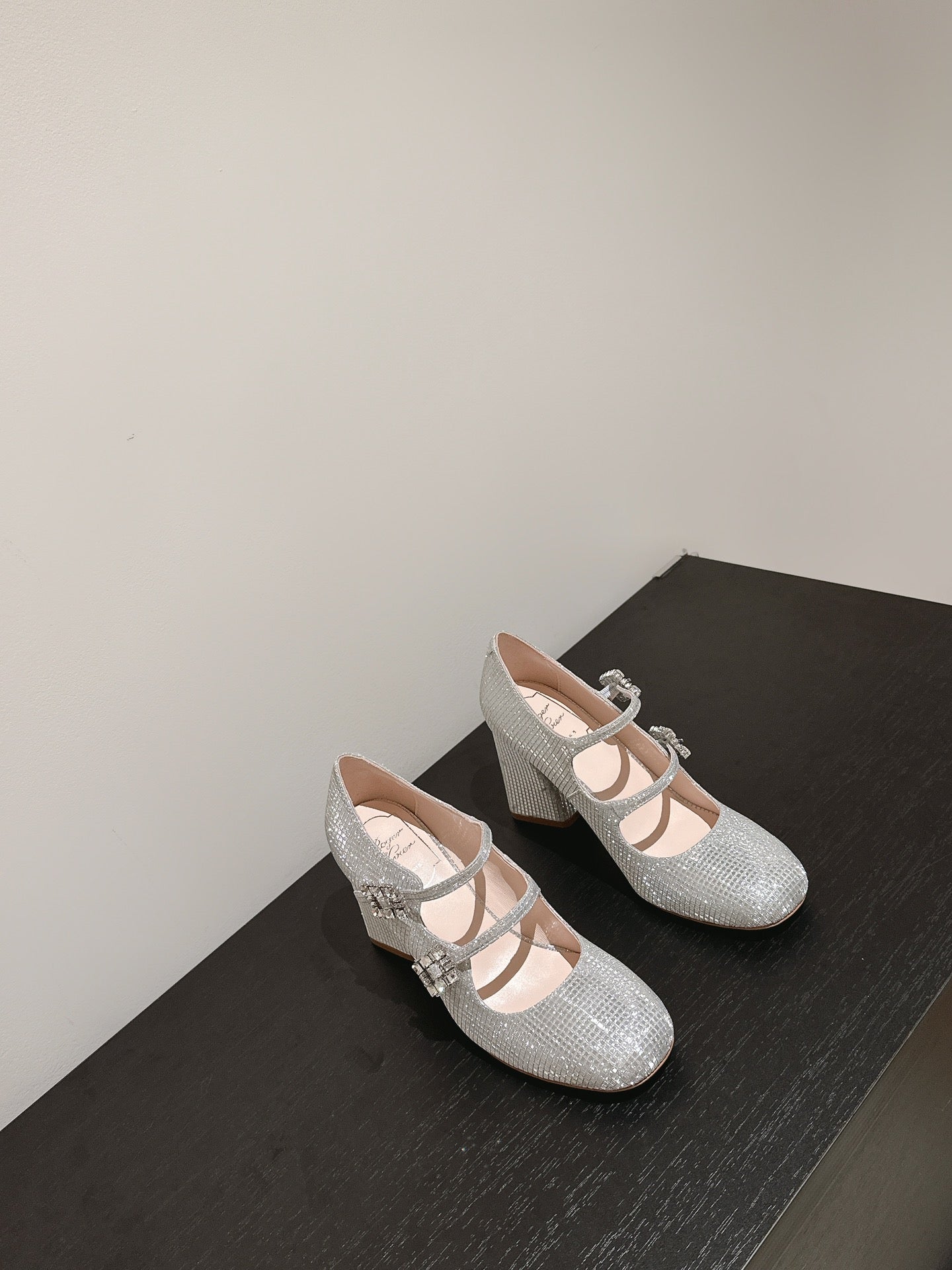 TRÈS VIVIER MARY JANE DOUBLE-STRAP PUMPS IN SILVER CALFSKIN FULLY EMBELLISHED CRYSTALS