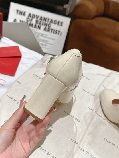 TRÈS VIVIER MARY JANE DOUBLE-STRAP PUMPS IN OFF WHITE PATENT CALFSKIN