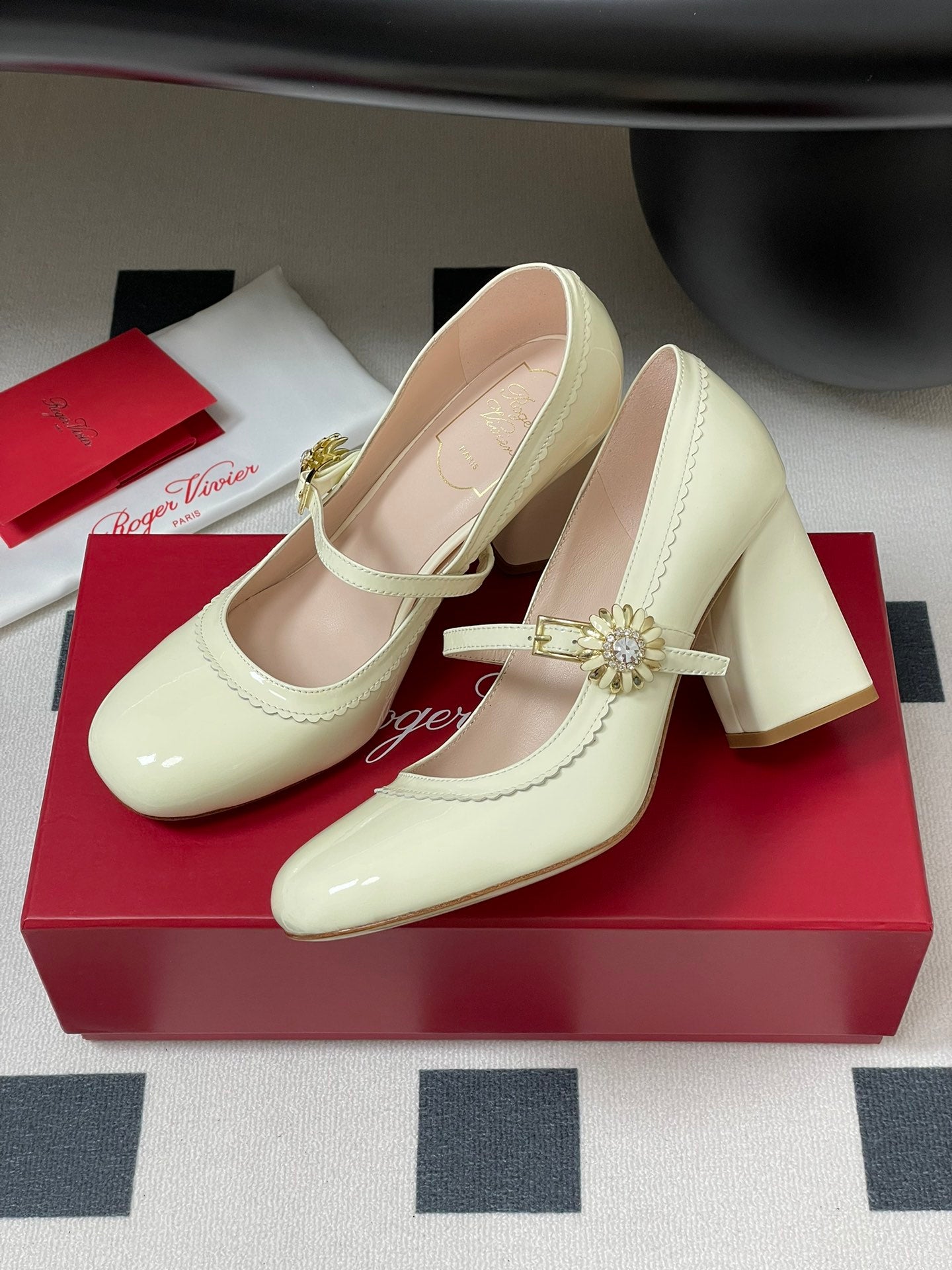 TRÈS VIVIER MARY JANE PUMPS 85MM IN CREAM GLOSSY CALFSKIN